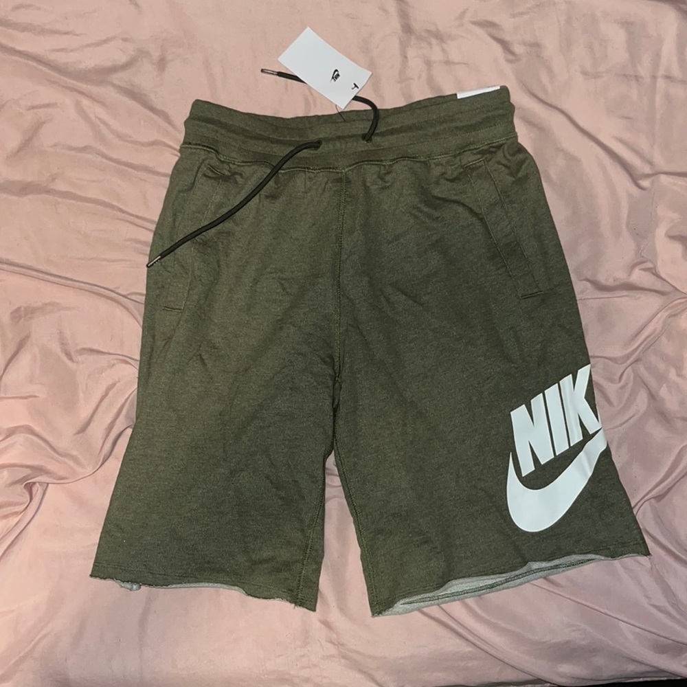 Nike sweat shorts “Olive green”